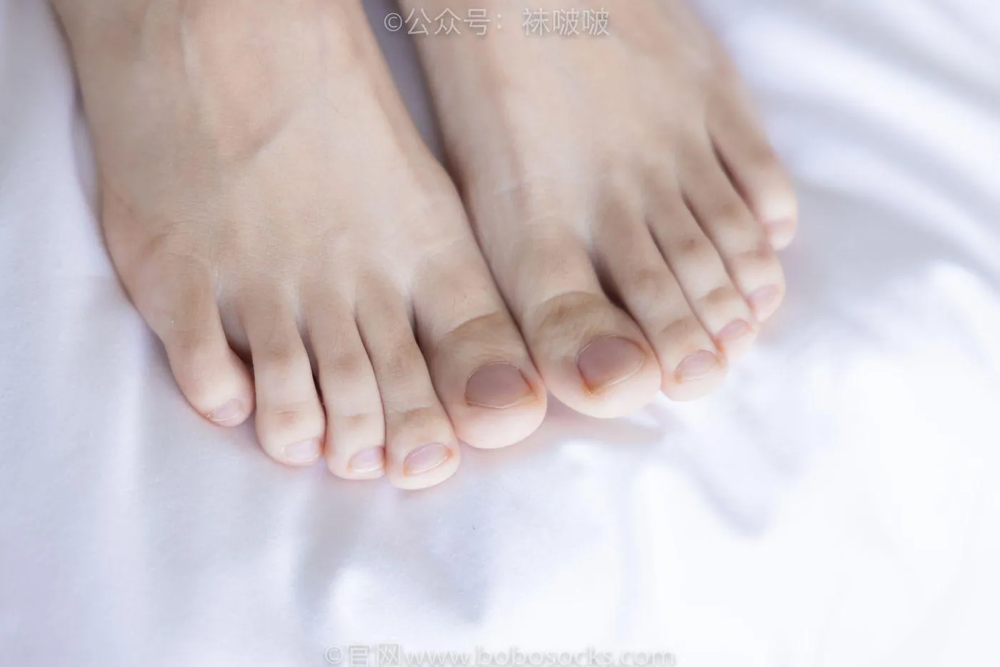 [BoBoSocks袜啵啵]NO.039 小奶熊-校服、vans帆布鞋、短白棉袜、裸足 [154P]插图6
